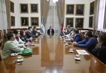 Frigerio recibió a vecinos preocupados por el estado de la ruta 20