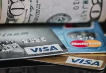 Rebaja del Impuesto PAIS no alcanzará al dólar tarjeta ni los viajes al exterior