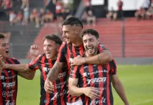 Patronato fue contundente y goleó 4-0 a Estudiantes de Caseros en el Grella