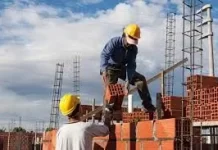 La UOCRA cerró nuevos aumentos salariales y sumas fijas