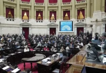 Diputados piden sesión para ratificar el financiamiento universitario