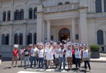 Docentes demandan al gobierno que devuelva los días descontados