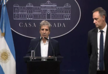 Luis Caputo y la misión del FMI discuten sobre el nuevo préstamo y el precio del dólar