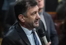 Kueider insiste y pide que se abra la feria judicial para que le devuelvan la banca