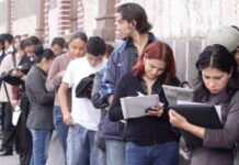 Gobierno negocia con sindicatos y empresarios la reforma laboral