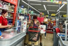 Desde hoy, se podrán exhibir los precios en dólares y otras monedas