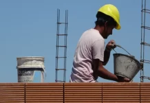 En un año se perdieron 185 mil empleos en medio de las políticas de ajuste