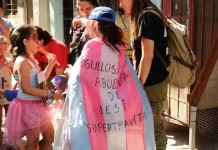 El Gobierno nacional prohibió los tratamientos y cirugías para cambio de género en menores de edad
