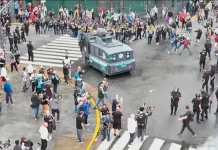 Tensión y graves incidentes en marcha de jubilados e hinchas: enfrentamientos y detenidos
