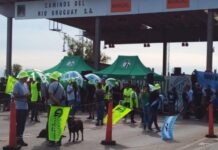 Protesta en el puente Victoria-Rosario: trabajadores exigieron continuidad laboral