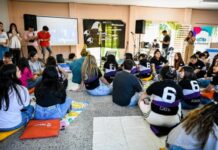 Jóvenes de la ciudad participaron de una jornada por la democracia