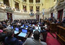 Se descongelan las dietas de los senadores nacionales y cobrarían $9 millones en bruto