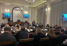 En un clima de protesta, senadores recibieron a los gremios que se oponen a la disolución del Iosper