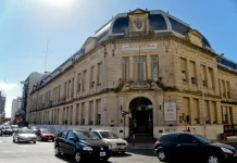 Conflicto entre estudiantes y autoridades sacude a la Escuela Normal de Paraná