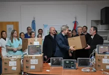 Frigerio entregó monitores multiparamétricos a hospitales y centros de Salud de Entre Ríos