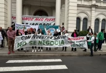 Multitudinaria movilización en Paraná contra la disolución del Iosper