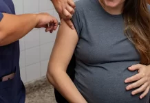 Salud insta a las embarazadas a vacunarse contra el Virus Sincicial Respiratorio para proteger a sus bebés