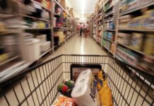 La caída de consumo no se detiene y ya afecta a alimentos de primera necesidad