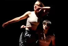 Dos intérpretes abordan la relación con los humedales en un espectáculo de danza-teatro