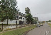 Intento de femicidio en Paraná: el agresor es santafesino y escapó en una moto roja