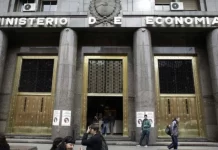 El gobierno planifica bajar las tasas para poner a circular más pesos en el mercado