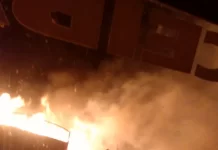 Autovía Nacional 12: dotaciones de bomberos combaten el incendio de un camión a la altura de Ceibas