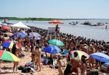 Una multitud en Villa Urquiza para disfrutar de la Fiesta de la Playa
