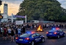 Protesta policial en Santa Fe: crece la tensión y el Gobierno busca encauzar el diálogo
