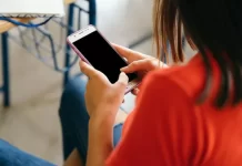 Entre Ríos: proponen una ley para prohibir el uso de celulares en los niveles obligatorios de educación