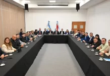 Frigerio valoró «el gran esfuerzo» de los intendentes del PJ y acordaron «trabajar hombro con hombro»