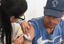 Continúa vacunación y control médico para personas en situación de calle