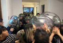 Crece el rechazo a los despidos en la Cnea y denuncian un vaciamiento de la ciencia