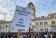 Docentes universitarios realizan paro por 24 horas este miércoles