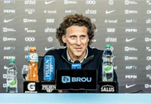 Diego Forlán asumió en Uruguay y abrió la puerta para el regreso de Luis Suárez